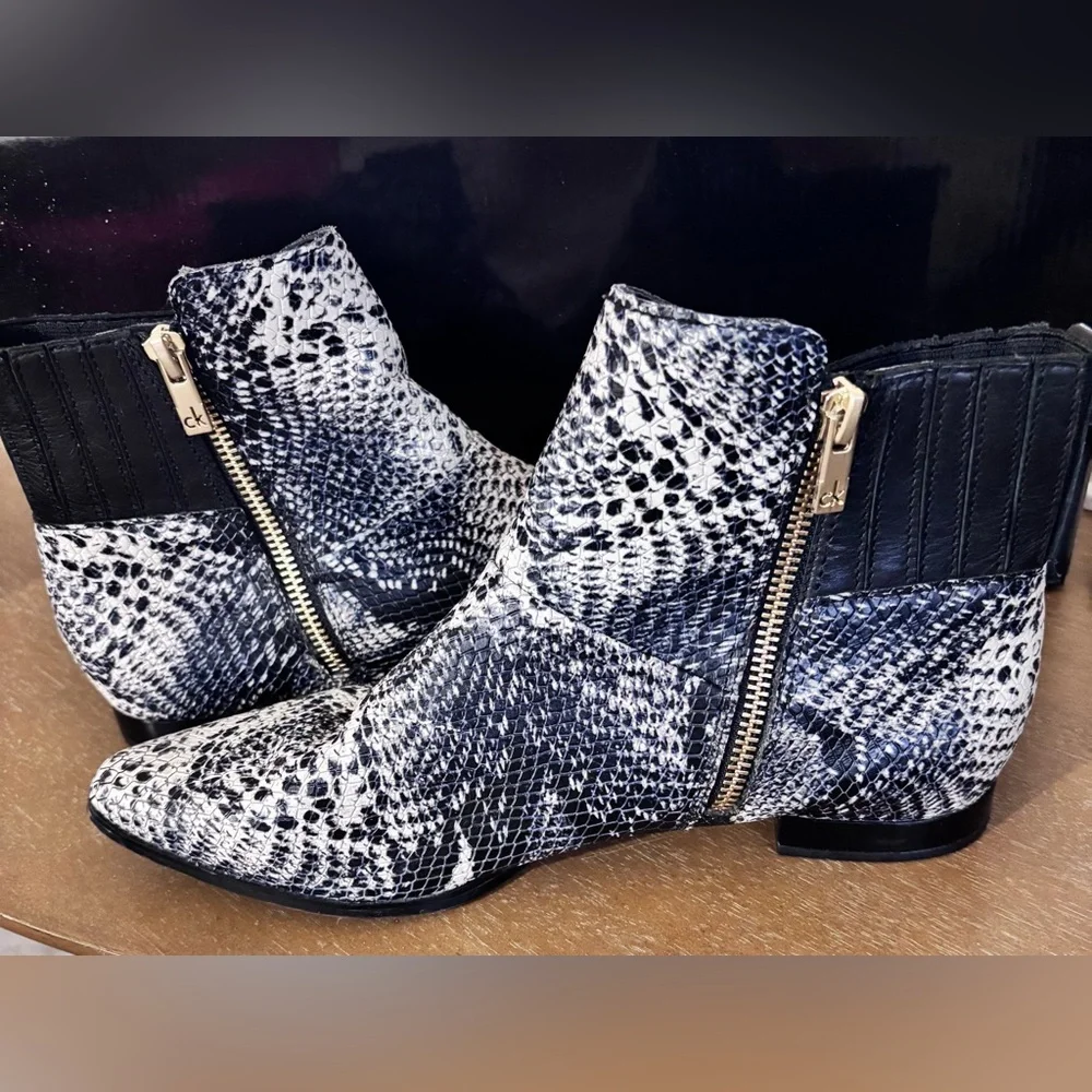 Calvin Klein Eunice Snakeskin Ankle Booties Black White Pointed Toe Size 7